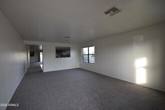 2404 W Roeser Rd in Phoenix, AZ - Building Photo - Building Photo