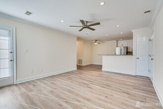 114 Longfield Ct in East Brunswick, NJ - Building Photo - Building Photo