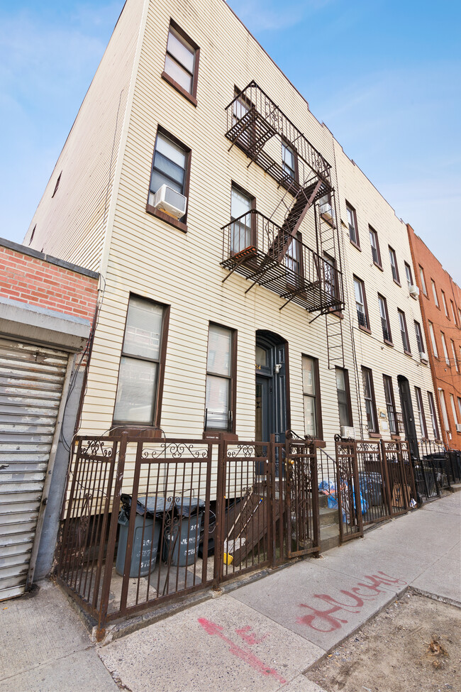 264 Jefferson St in Brooklyn, NY - Building Photo - Building Photo