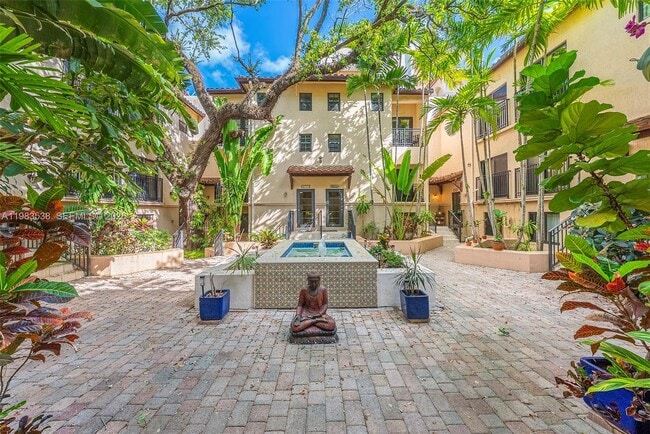 2767 Coconut Ave in Miami, FL - Building Photo - Building Photo