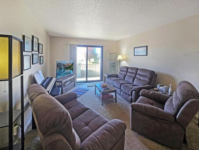 3201 Emerson St in Milford, IA - Building Photo - Building Photo