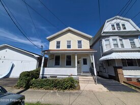 556 N Main St in Wilkes-Barre, PA - Building Photo