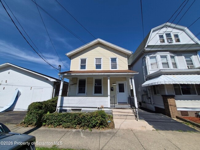 property at 556 N Main St