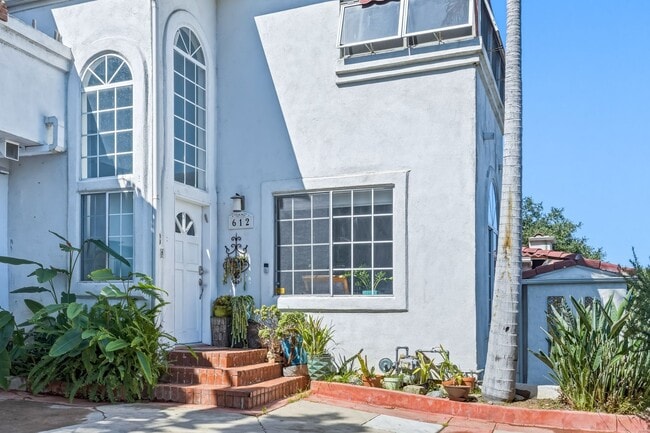 property at 612 Alta Vista Dr