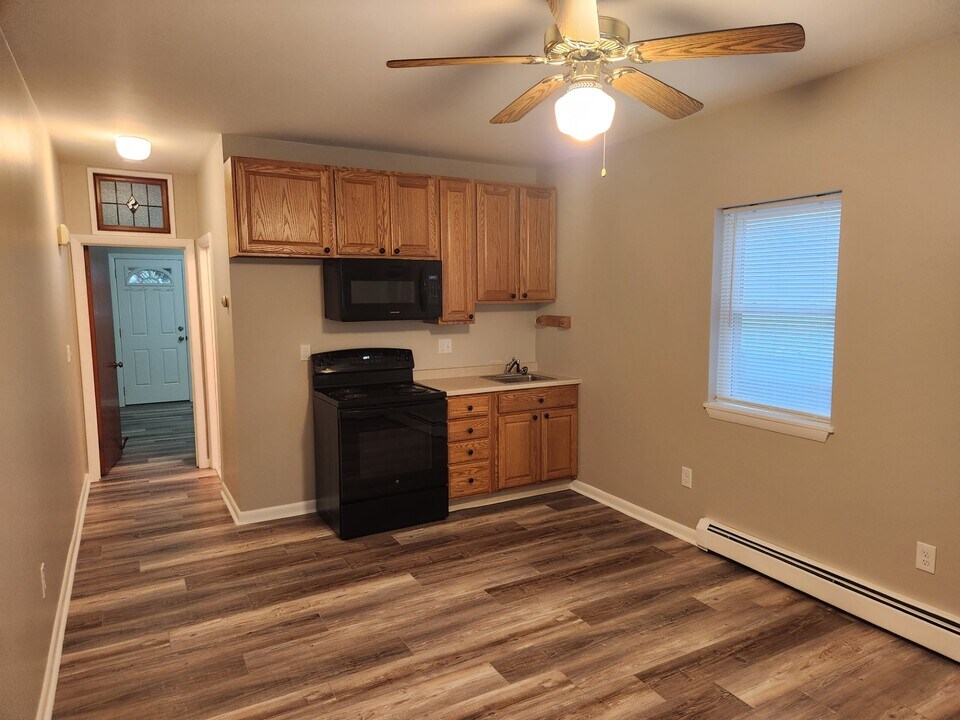 34 Mount Hope Ave in Bristol, RI - Foto de edificio