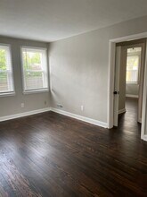 306 E Washington St in Urbana, IL - Foto de edificio - Building Photo