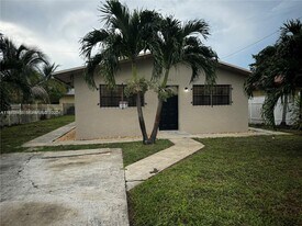 2481 NW 13th Ct in Fort Lauderdale, FL - Building Photo