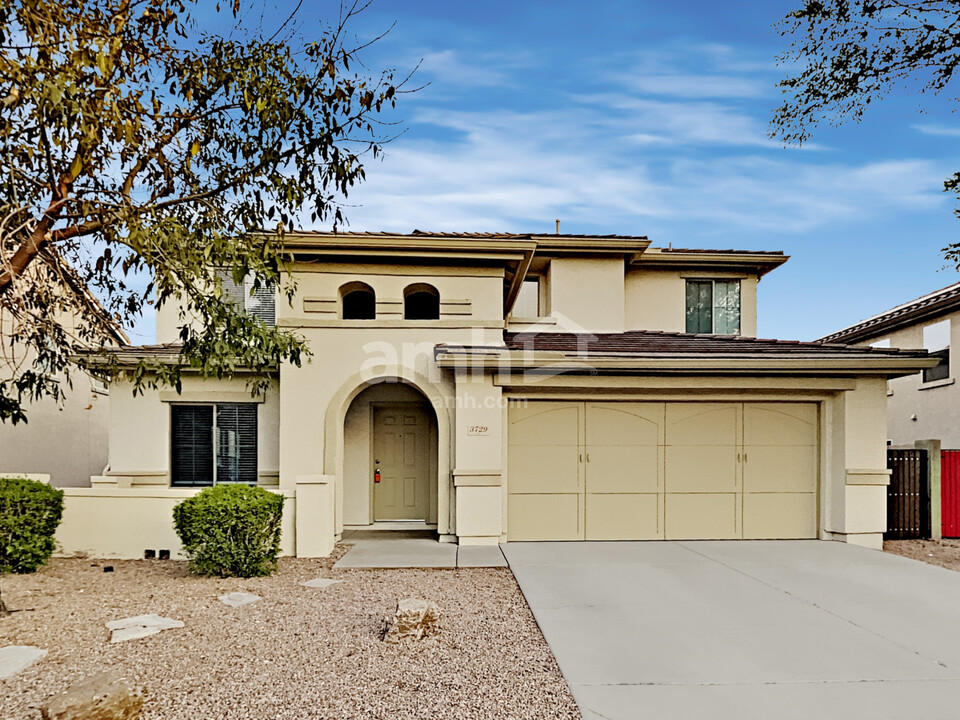 3729 E Constitution Ct in Gilbert, AZ - Foto de edificio