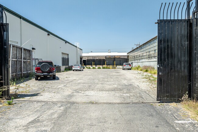 3061 W 12th Plz in Los Angeles, CA - Building Photo - Building Photo