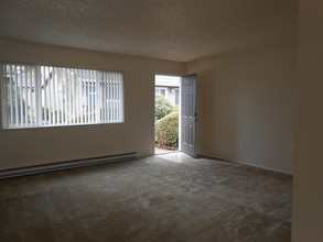 Harrison Square Apartments in Portland, OR - Building Photo - Building Photo