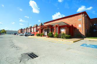 Renwick Square Apartments in Houston, TX - Building Photo - Building Photo