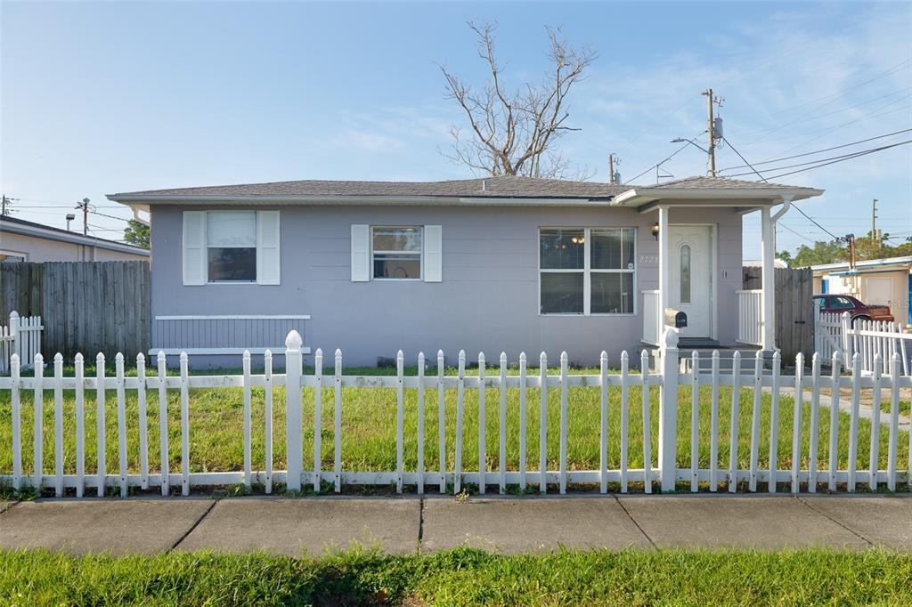 2728 39th Ave N in St. Petersburg, FL - Building Photo