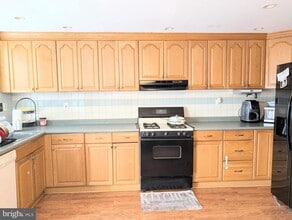 320 Spruce St in Glenolden, PA - Building Photo - Building Photo