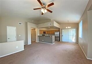 10225 King Henry Ave in Las Vegas, NV - Building Photo - Building Photo