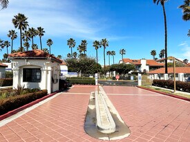 2025 Majorca Dr in Oxnard, CA - Building Photo