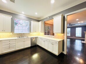 6831 Staffordshire Blvd in Houston, TX - Building Photo - Building Photo