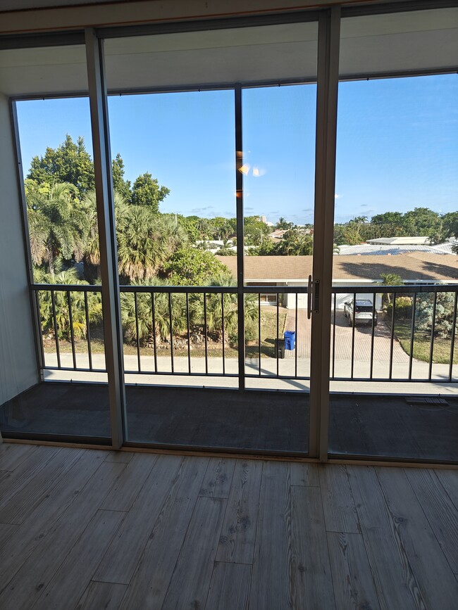 4501 NE 21st Ave, Unit 301 in Fort Lauderdale, FL - Building Photo - Building Photo