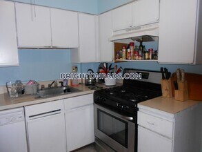 42 Orchard Rd-Unit -1 in Brookline, MA - Building Photo - Building Photo