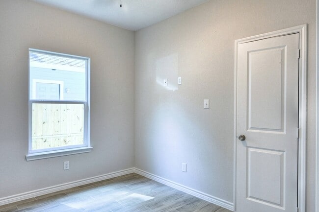 property at 9824 Arbor Oak