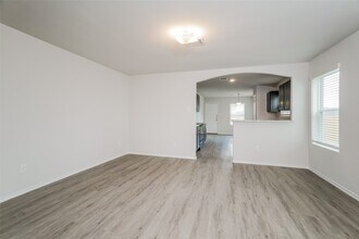 215 Pronghorn Dr in Huntsville, TX - Building Photo - Building Photo
