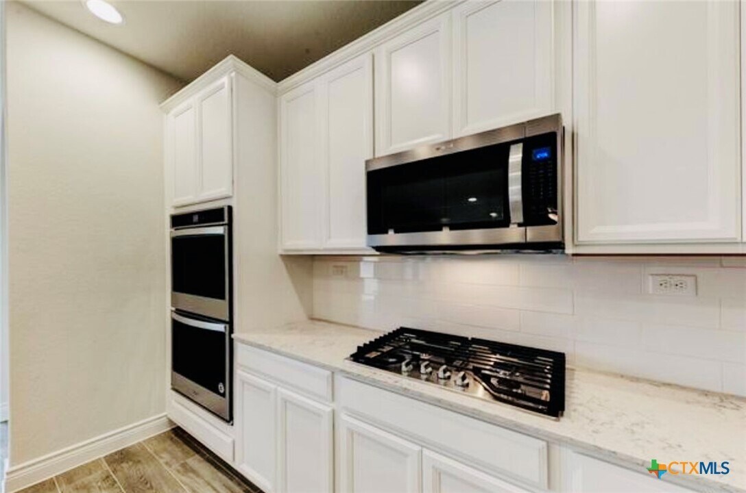 2281 Kiskadee Dr in New Braunfels, TX - Building Photo
