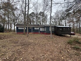 6 Fox Ln in Williamson, GA - Building Photo