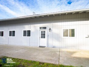 2817 9th St SW in Puyallup, WA - Foto de edificio - Building Photo