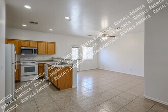 6837 N 81st Dr in Glendale, AZ - Building Photo - Building Photo