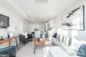 3449 Scotts Ln, Unit B308 in Philadelphia, PA - Building Photo - Building Photo