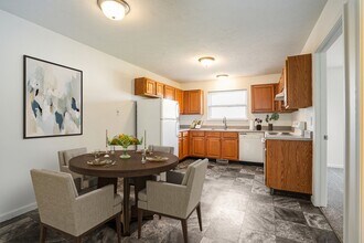 Meadow Stone Apartments in Hastings, MI - Foto de edificio - Building Photo