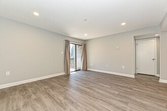 5020 Sardis Rd in Charlotte, NC - Building Photo - Building Photo