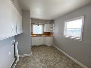 4320 Bishop Hills Dr in Memphis, TN - Building Photo - Building Photo