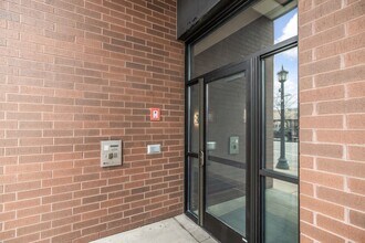 10 E 26th St in Minneapolis, MN - Foto de edificio - Building Photo