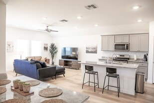 215 14th St in Wolfforth, TX - Building Photo