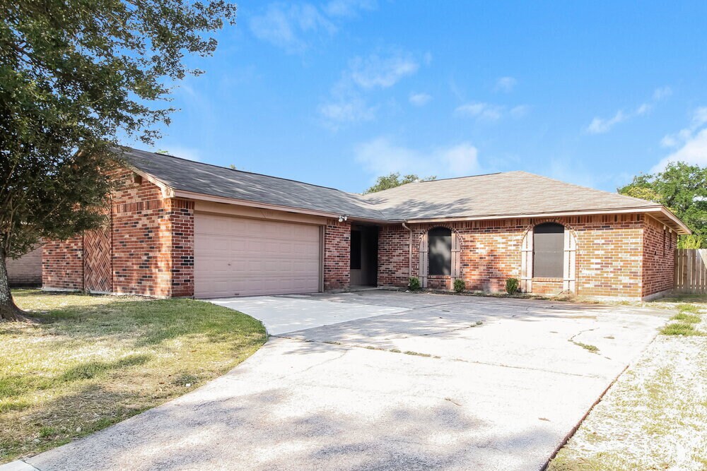 1331 Goswell Ln in Channelview, TX - Foto de edificio