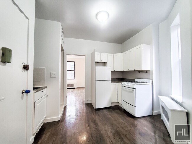 EAST 87 STREET in New York, NY - Building Photo - Building Photo
