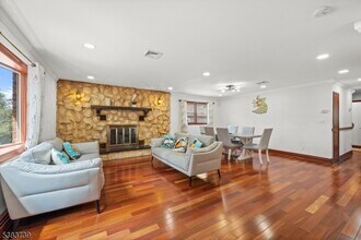 376 Mt Vernon St in Nutley, NJ - Building Photo - Building Photo