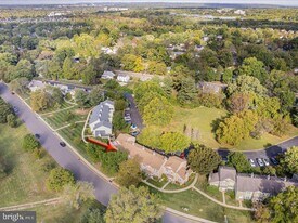 18 Pond View Dr in Plainsboro, NJ - Building Photo