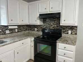 4630 Erskine St, Unit 345-C in Lubbock, TX - Building Photo - Building Photo