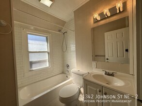 1342 Johnson St NE in Minneapolis, MN - Building Photo - Building Photo