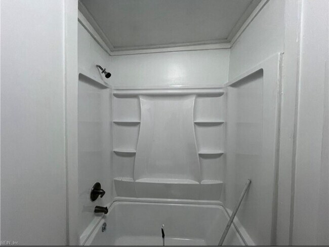 1529 Vine St in Norfolk, VA - Building Photo - Building Photo