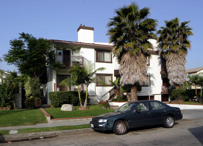 Bentley Avenue Apartments in Los Angeles, CA - Foto de edificio - Building Photo