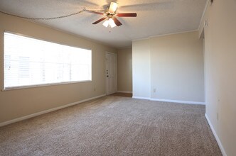 Deer Wood in Lufkin, TX - Building Photo - Interior Photo