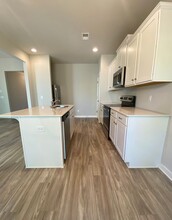 581 Andrew Dr in Weaver, AL - Building Photo - Building Photo