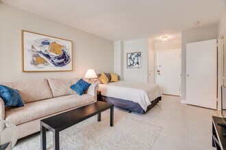 1021 Arlington Blvd, Unit 811 in Arlington, VA - Building Photo - Building Photo