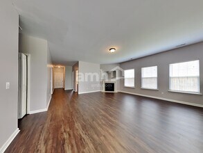 621 English Oak Cir in Moncks Corner, SC - Building Photo - Building Photo