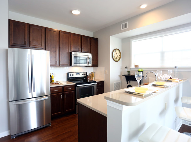 Station at Bucks County in Warminster, PA - Building Photo - Interior Photo