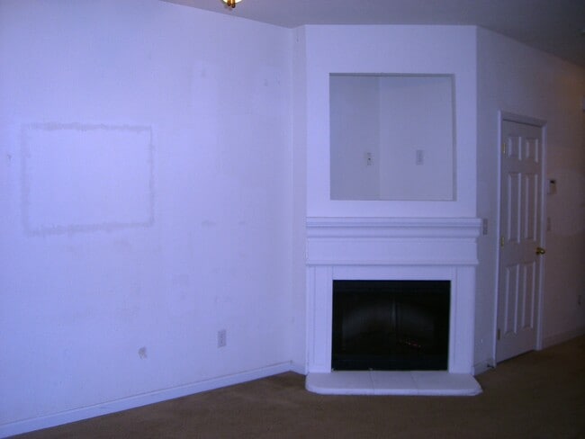 196 Brookview Dr in Riverdale, GA - Building Photo - Building Photo