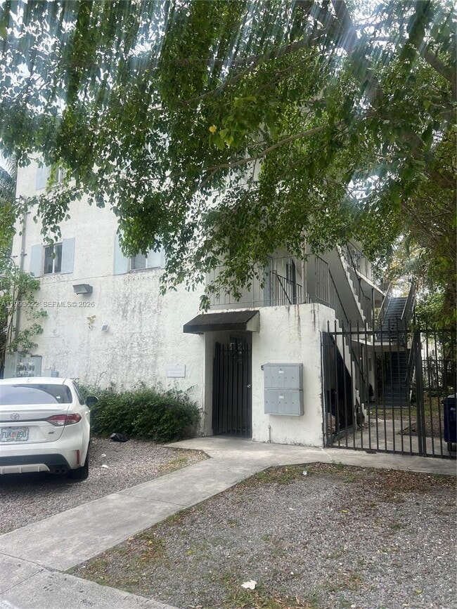 3680 Oak Ave in Miami, FL - Building Photo - Building Photo