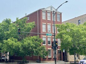 1424 W Division St, Unit 4 in Chicago, IL - Building Photo